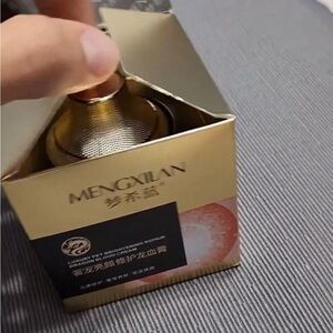 NIB. DRAGONS BLOOD FACE CREAM NEW